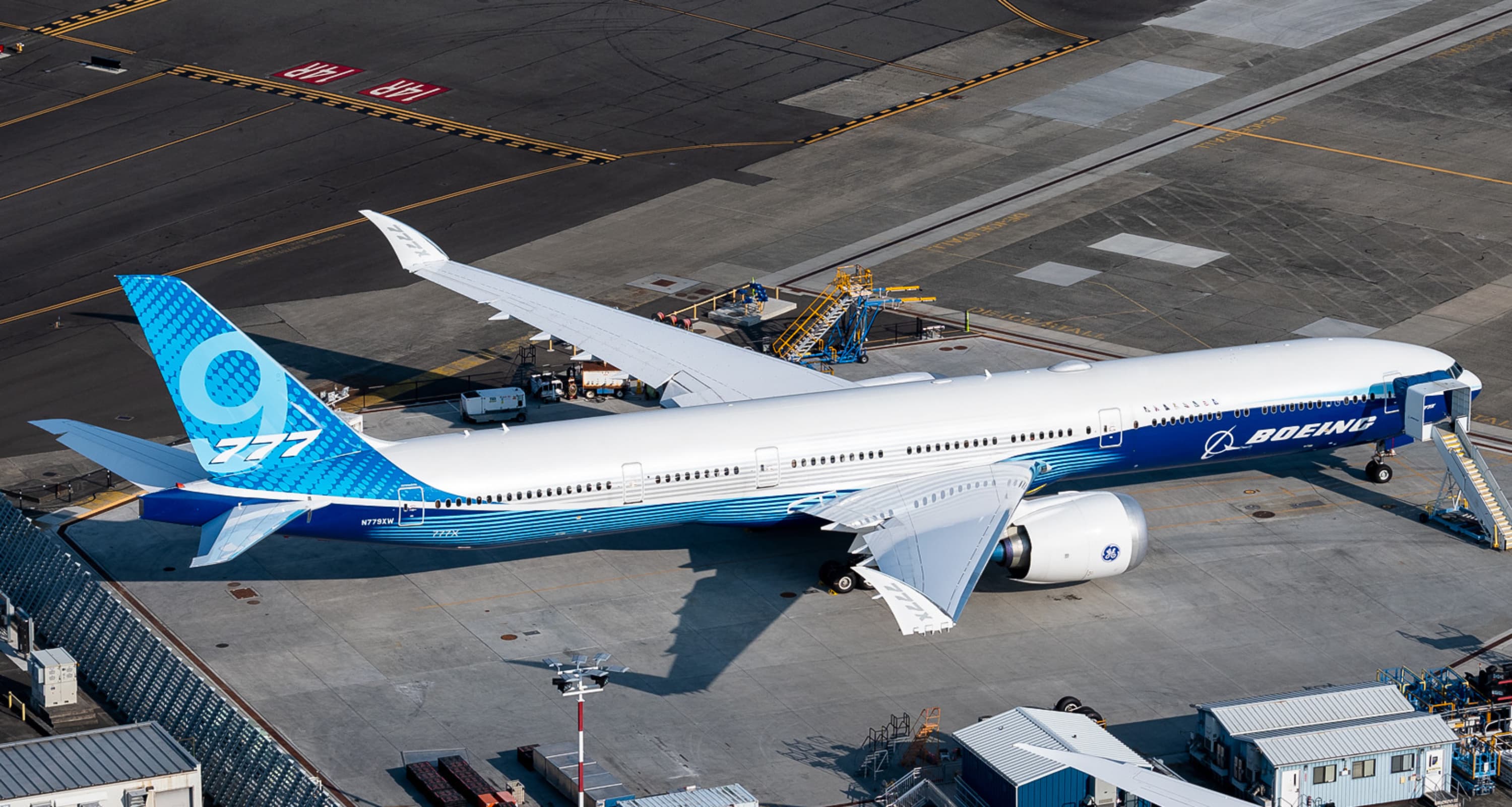 B777-9