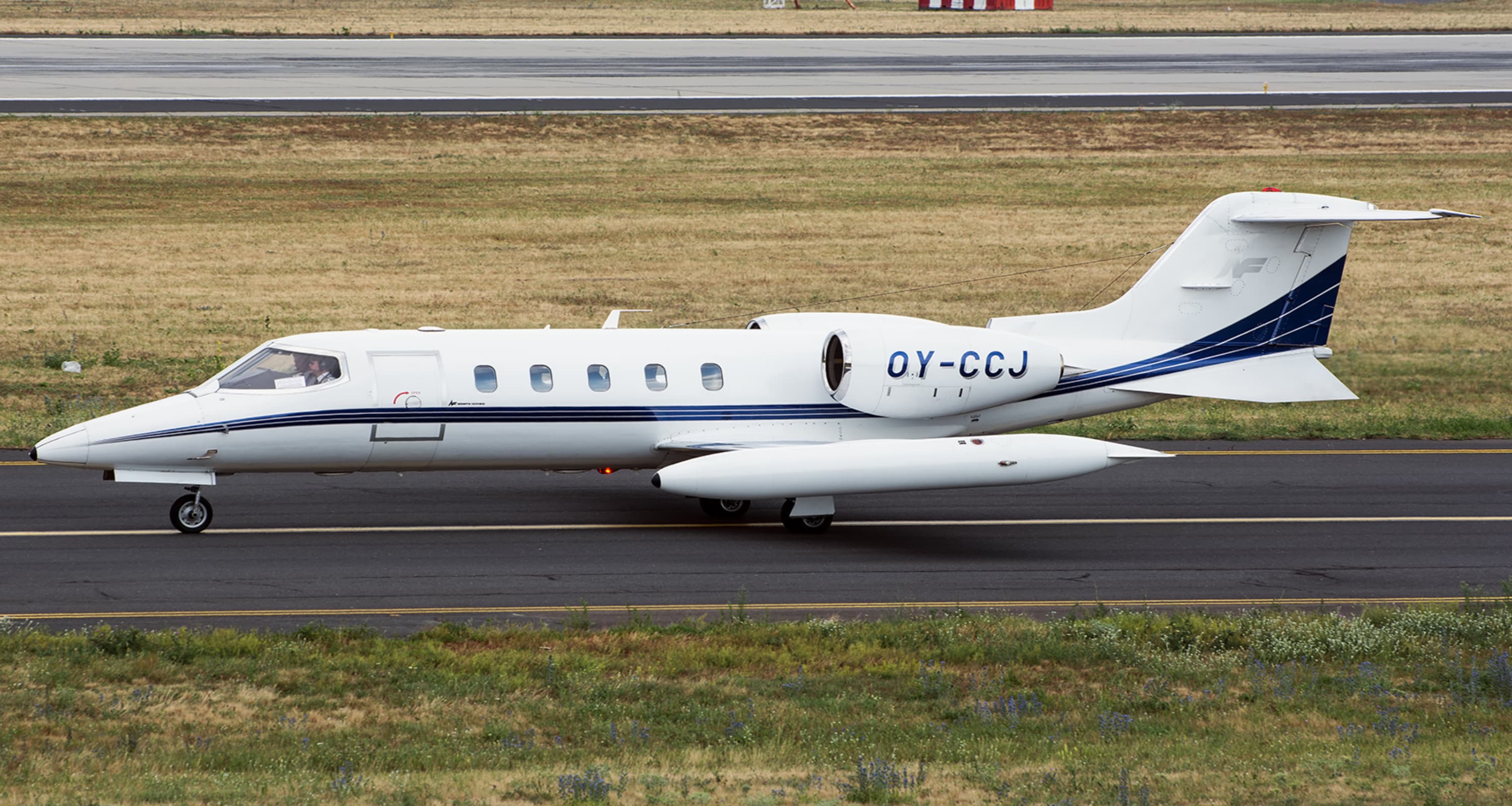 Learjet 35