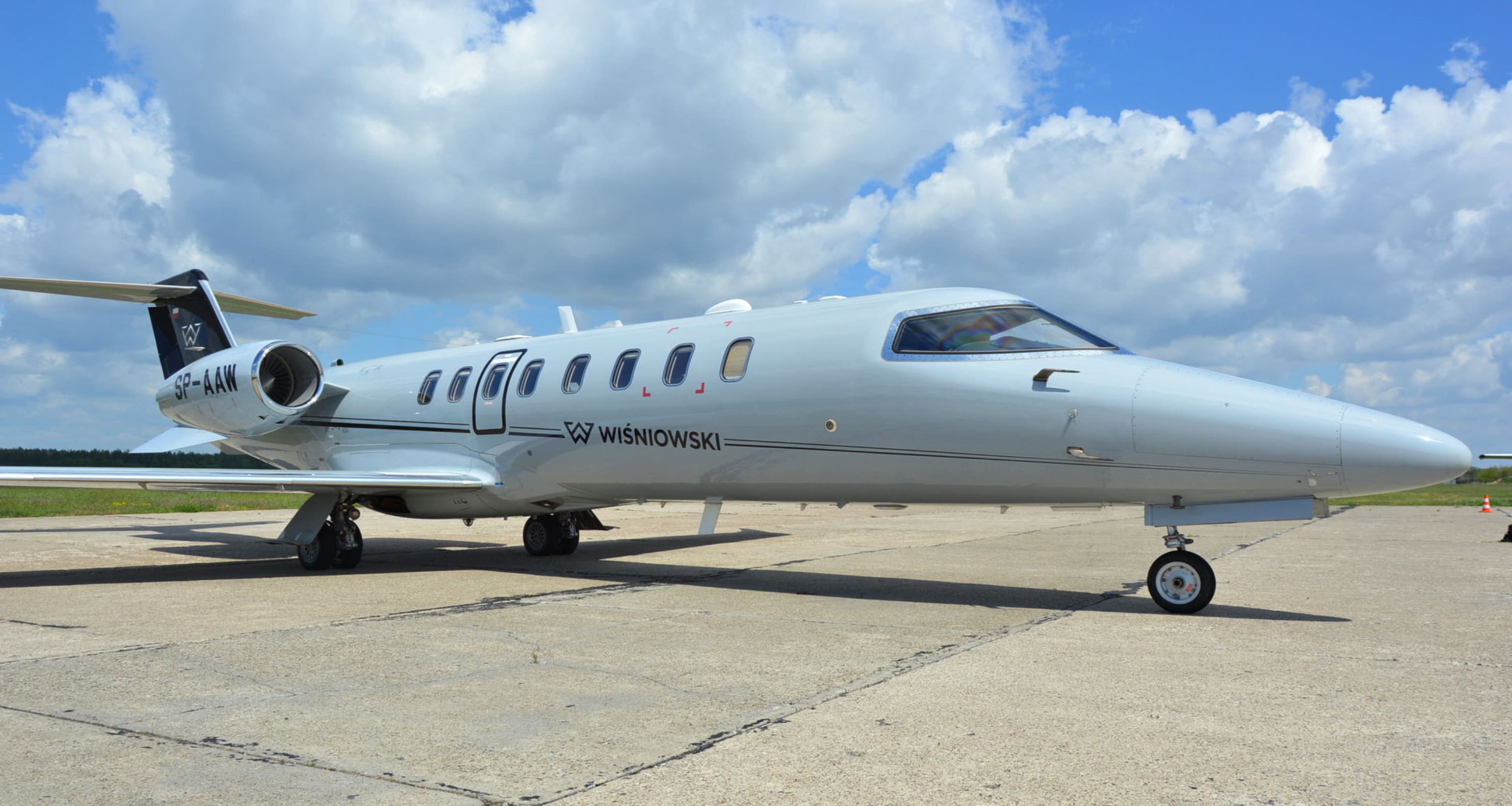Learjet 75